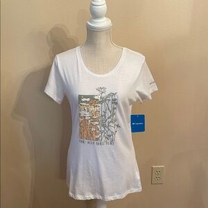 Columbia Women’s Daisy Days Graphic Short Sleeve Tee, size M NWT
